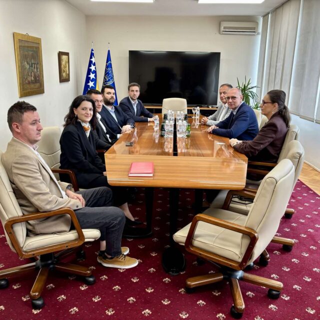 Tuzla i TK dobijaju 25 novih minibusa: Junuzović Kopex, GIPS i TEMSA predstavili naredne korake Tuzla i TK dobijaju 25 novih minibusa: Junuzović Kopex, GIPS i TEMSA predstavili naredne korake